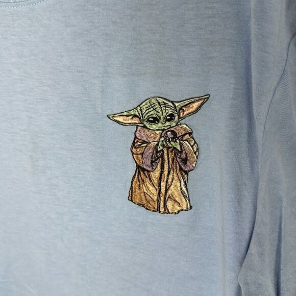 Star Wars Licensed Baby Yoda Embroidered Graphic T-Shirt. Size Junior XL 15-17). - Picture 3 of 6